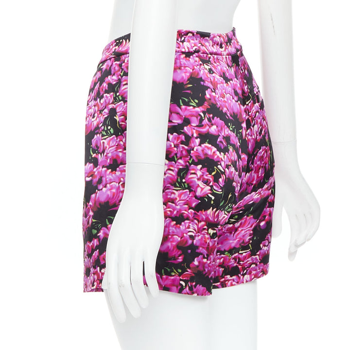 MARY KATRANTZOU 100% silk photographic floral print high waisted shorts UK6 XS