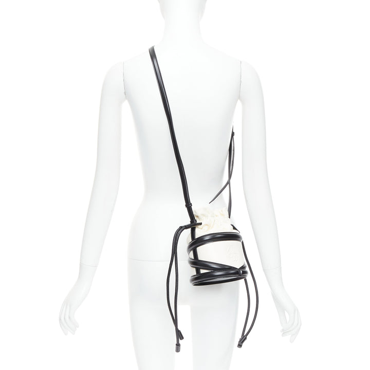 ALEXANDER MCQUEEN Soft Curve AM logo black white leather bucket bag