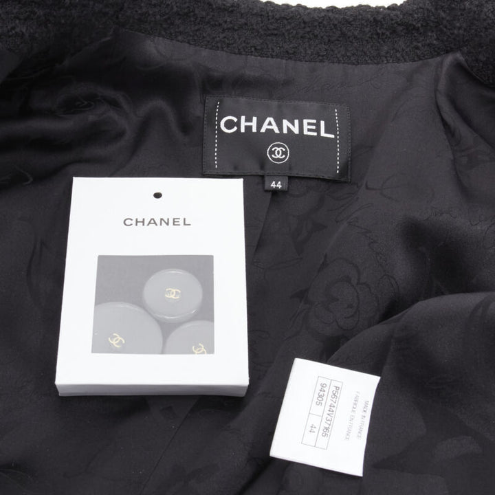 CHANEL 17A Paris Cosmopolite black tweed CC button 4-pocket  belted coat FR44 XL