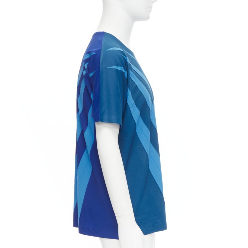 ISSEY MIYAKE MEN blue bonded pleat graphic print tshirt M