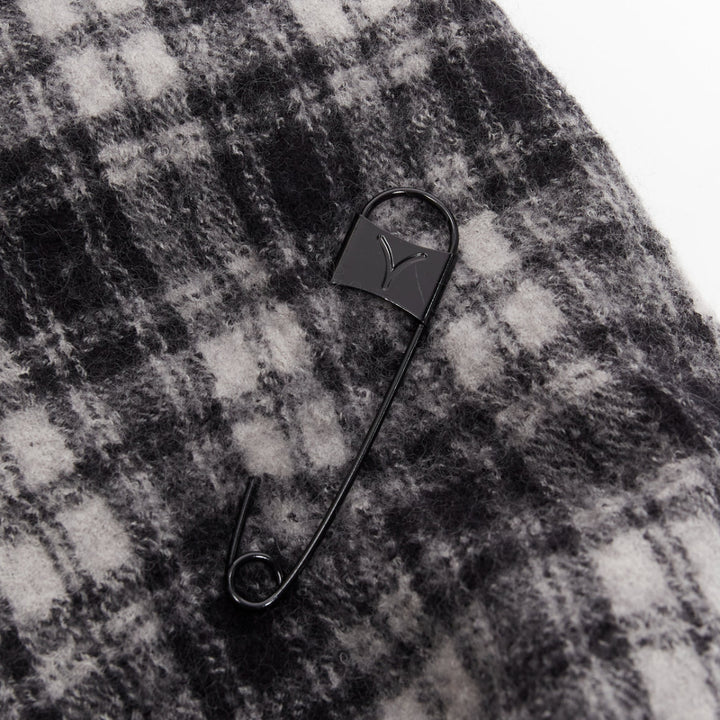 Y'S YOHJI YAMAMOTO grey 100% wool checkered black Y safety pin fringe scarf