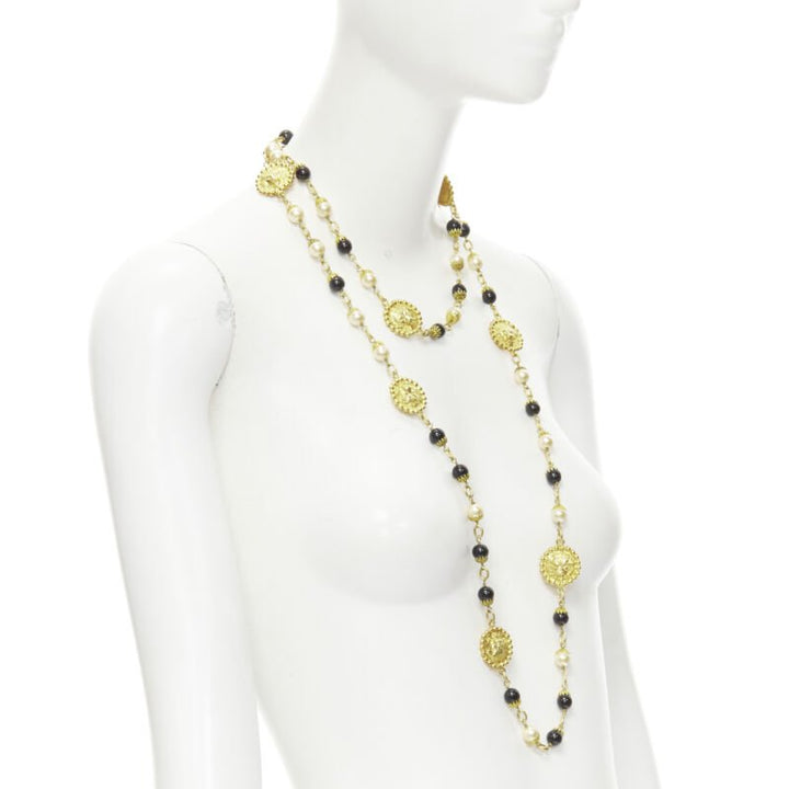 CHANEL Vintage Haute Couture Goosens Lion head black faux pearl sautoir neckace