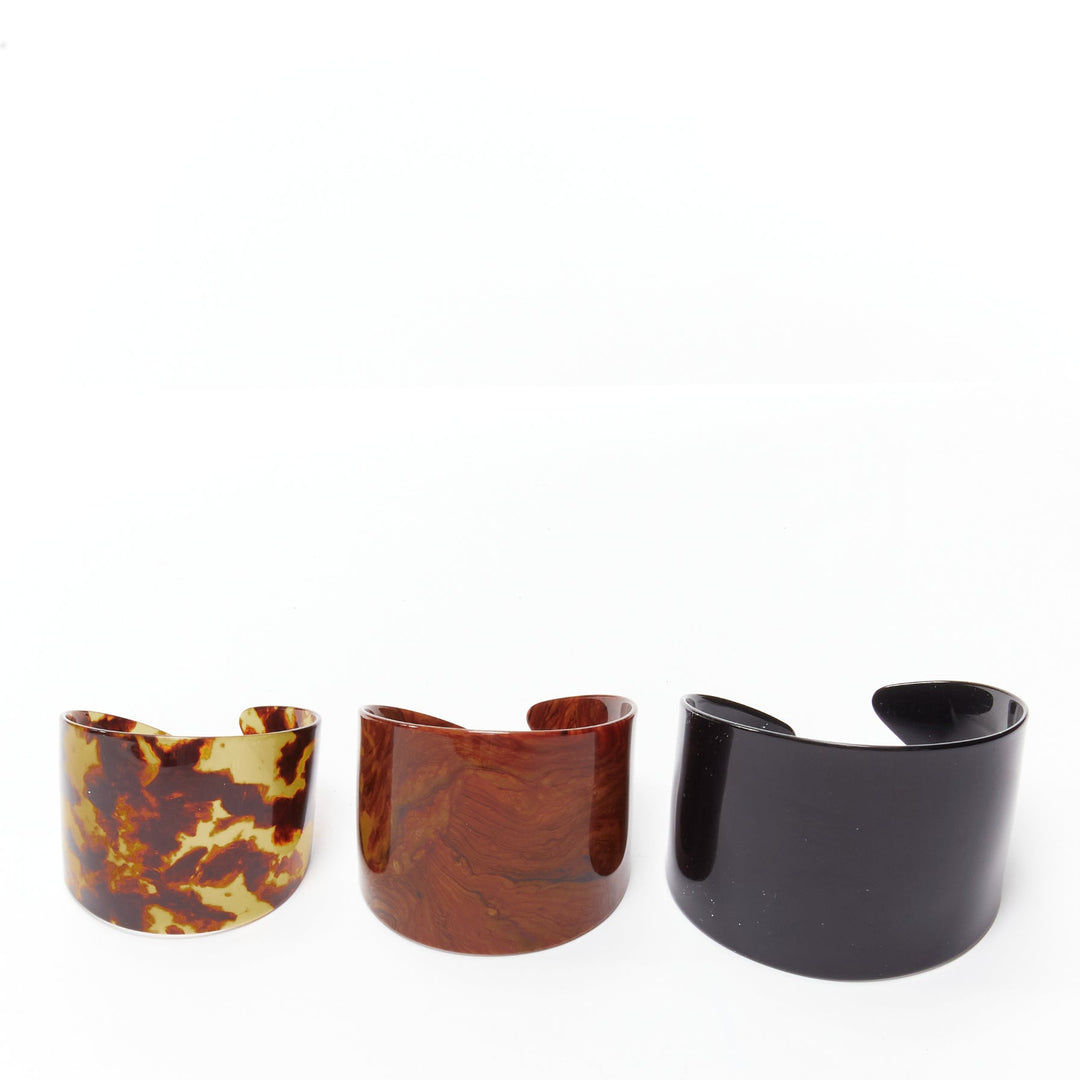 TOGA ARCHIVES brown black acrylic marble print oversized cuffs set