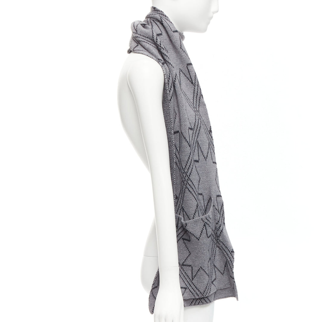 THOM BROWNE grey black graphic star 4 bar stripes pocketed long scarf