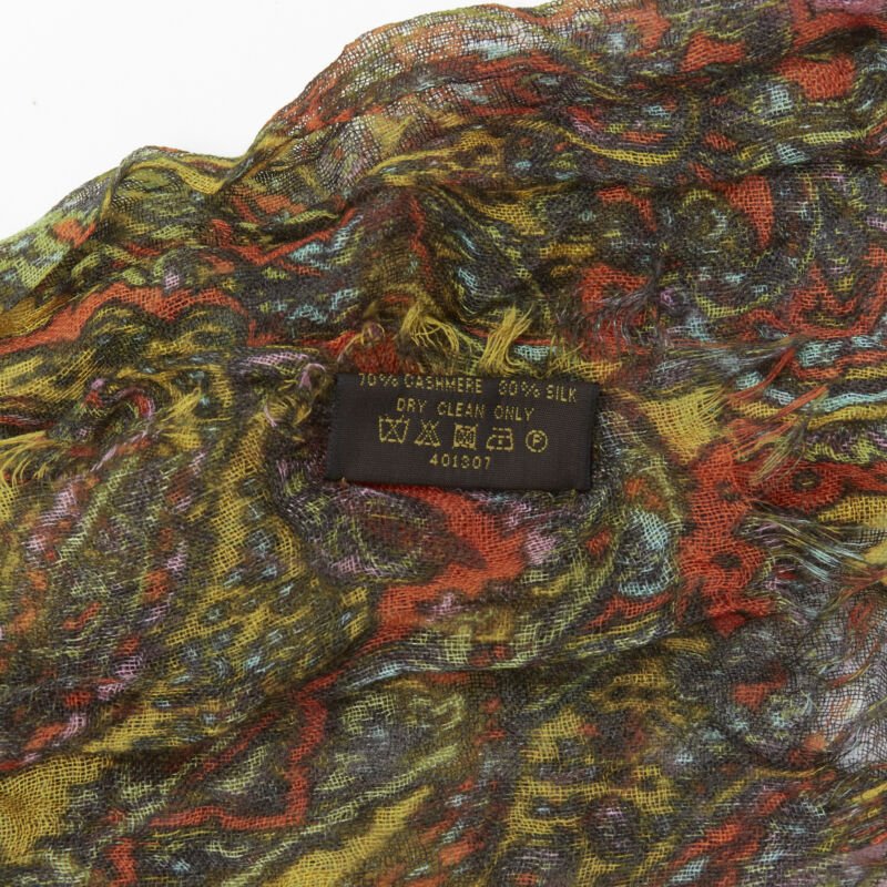 LOUIS VUITTON 2009 70% cashmere 30% silk yellow paisley scarf