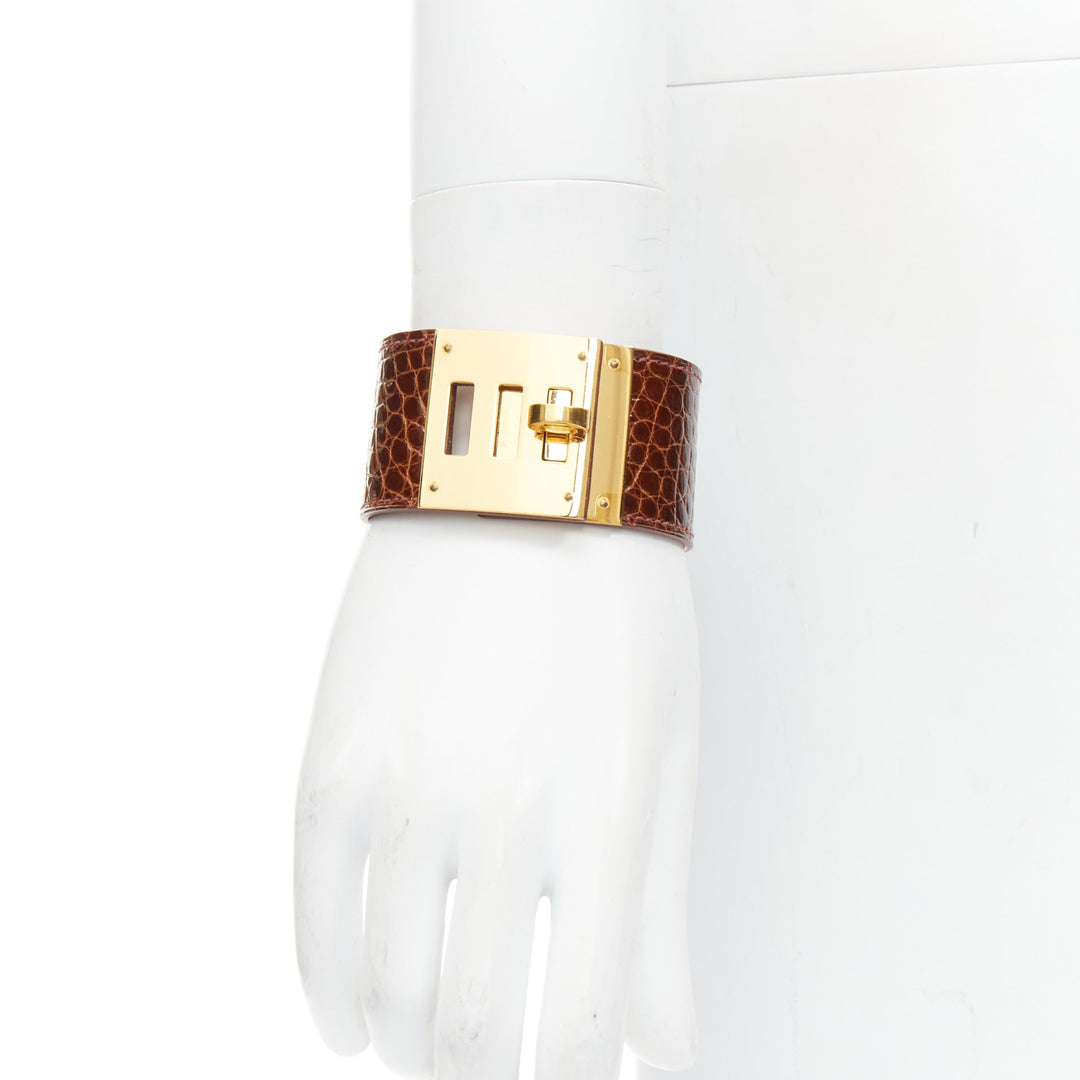 HERMES Kelly Dog brown polished gator leather GHW turnlock bracelet