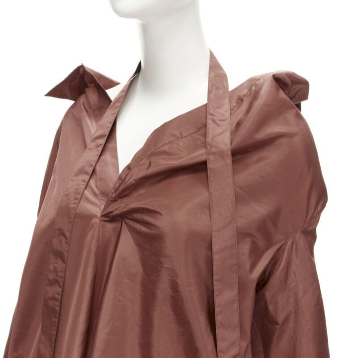 VALENTINO 2022 Runway brown silk taffeta wide collar neck tie shirt IT38 XS