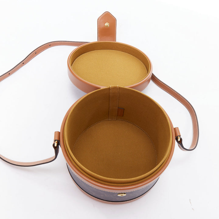 CELINE 2021 Tambour brown Triomphe crossbody circe bag Blackpink Lisa