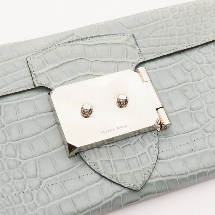 HERMES Goodlock Porosus mint green scaled leather PHW push clasp wrist clutch