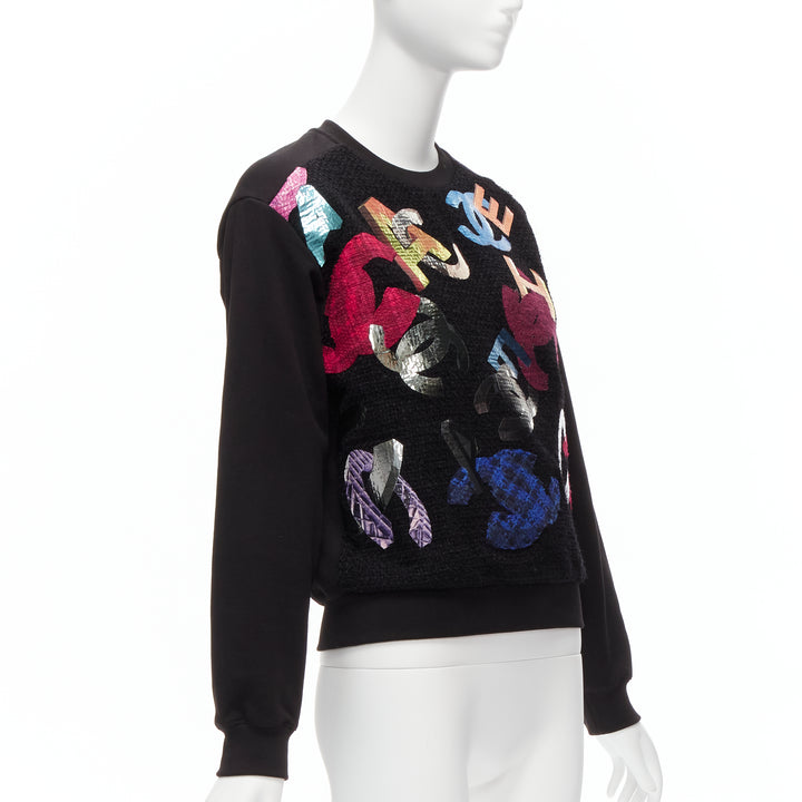 CHANEL 2022 Runway metallic CC logo graphic black tweed crew sweater FR34 XS