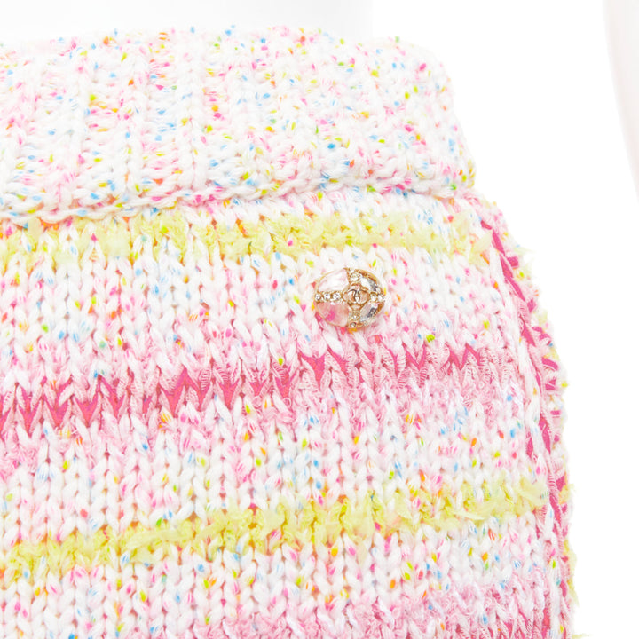 CHANEL 24C pink yellow cotton blend CC logo knit mini shorts FR34 XS