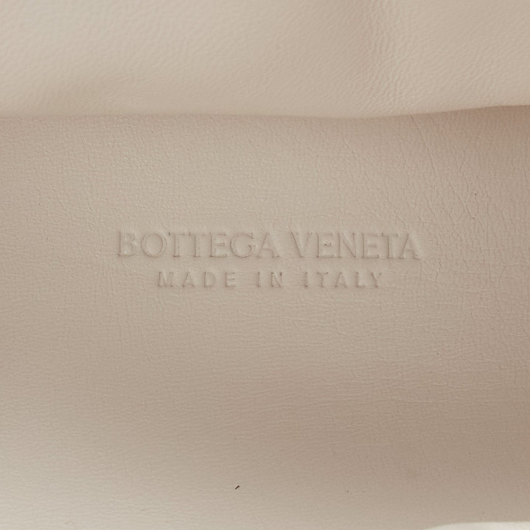 BOTTEGA VENETA Point Triangle white sponge boucle raffia leather shoulder bag