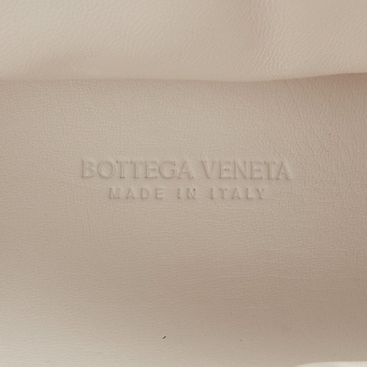 BOTTEGA VENETA Point Triangle white sponge boucle raffia leather shoulder bag