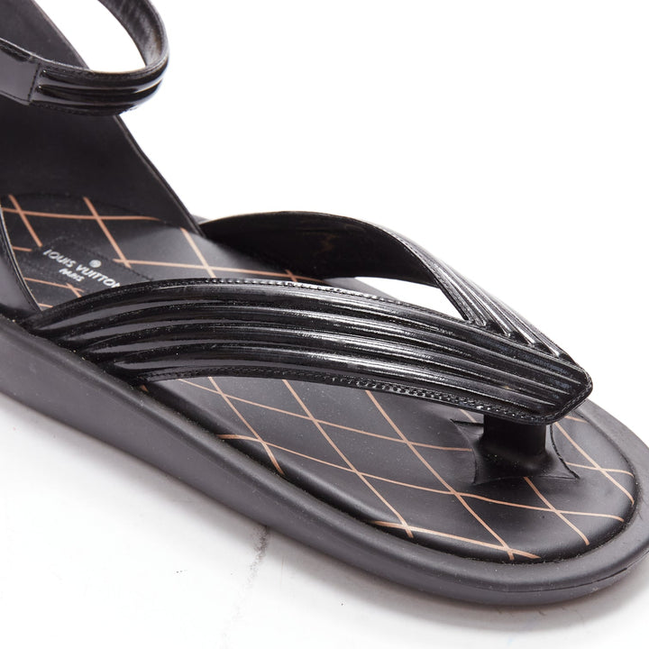 LOUIS VUITTON Desert Dream black leather geta thong sandals EU38