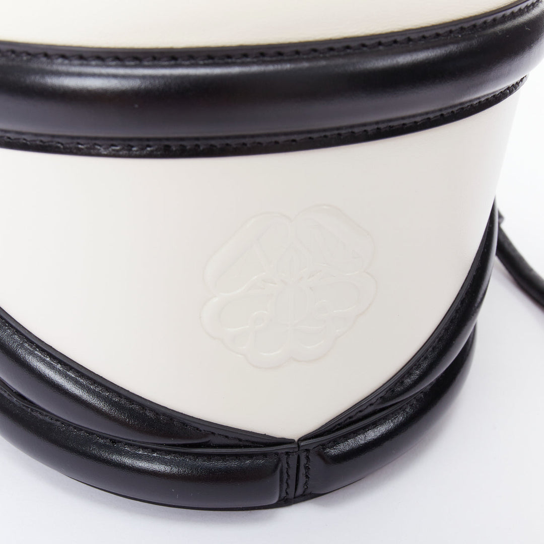 ALEXANDER MCQUEEN Soft Curve AM logo black white leather bucket bag