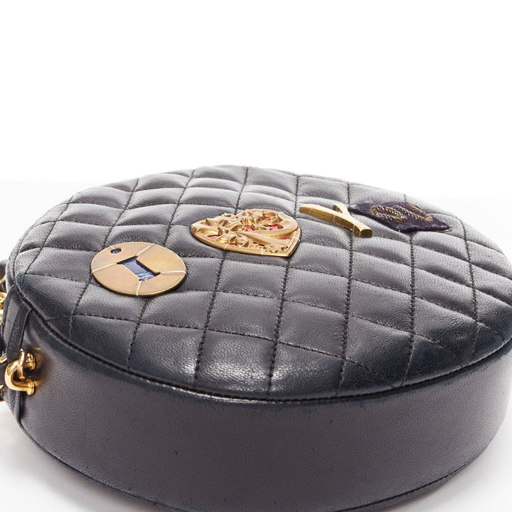 TIGER IN THE RAIN CHANEL Vintage I Love You applique round crossbody chain bag