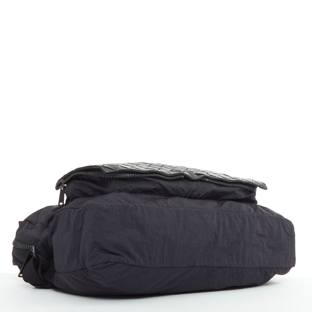 BOTTEGA VENETA Intrecciato Foldable black nylon woven leather messenger bag