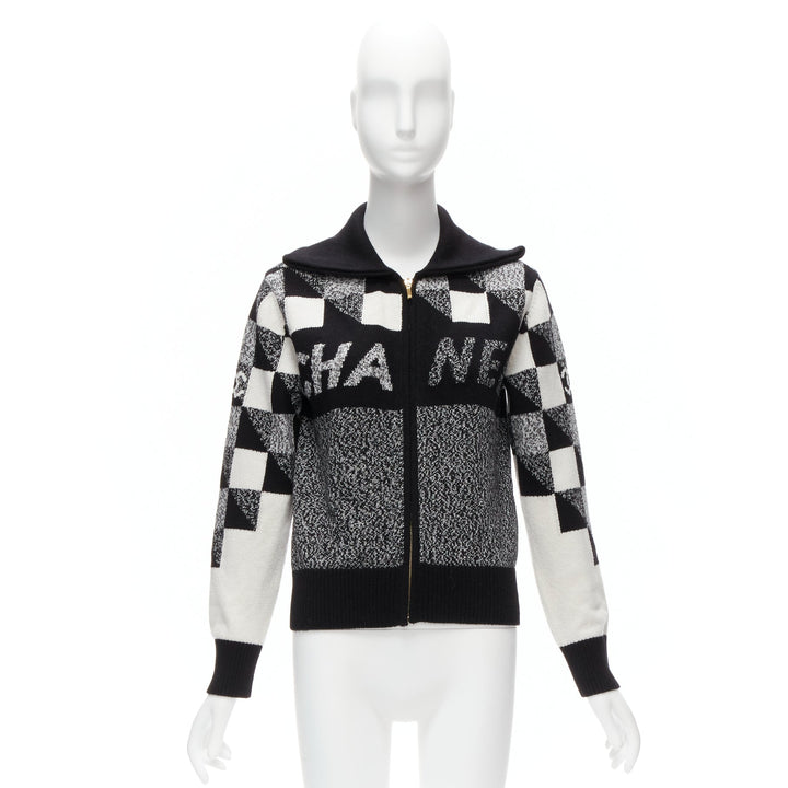 CHANEL 100% cashmere graphic CC logo black white cardigan FR34 XS