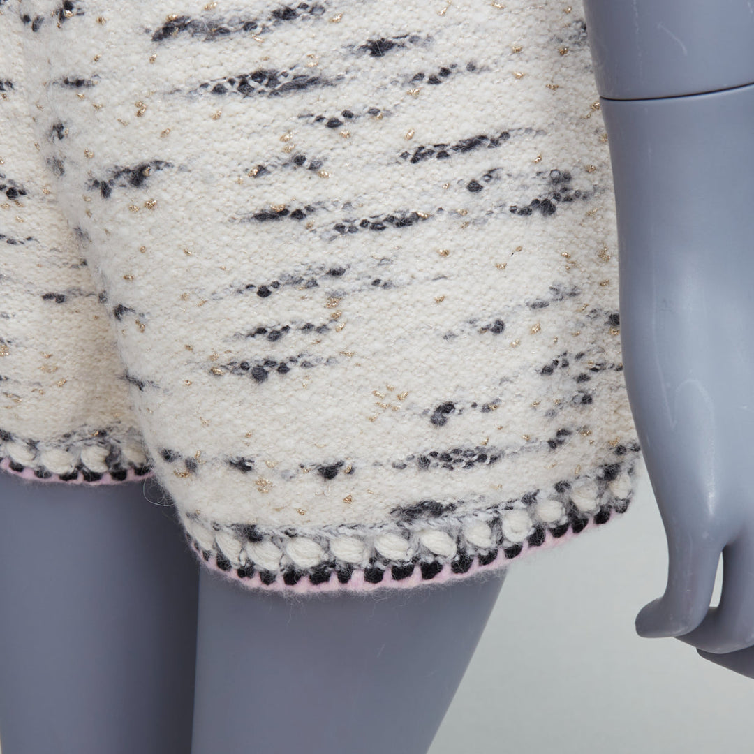 CHANEL 21A Runway cream cashmere wool tweed trim boucle knit shorts FR40 L