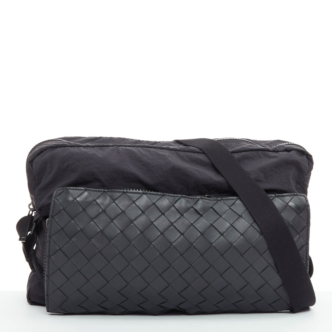 BOTTEGA VENETA Intrecciato Foldable black nylon woven leather messenger bag