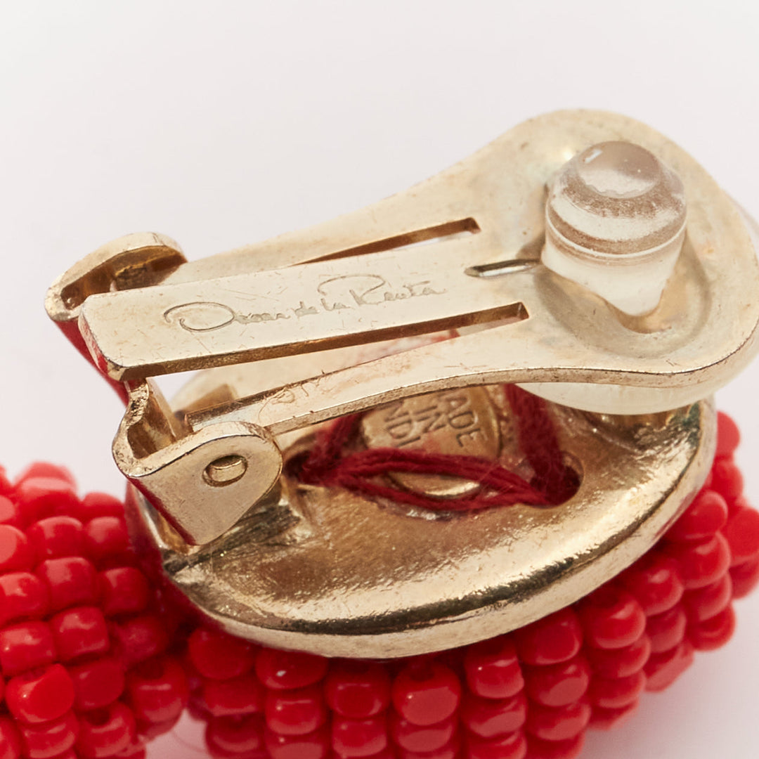 OSCAR DE LA RENTA red beaded tassel dangling chandelier clip on earrings pair
