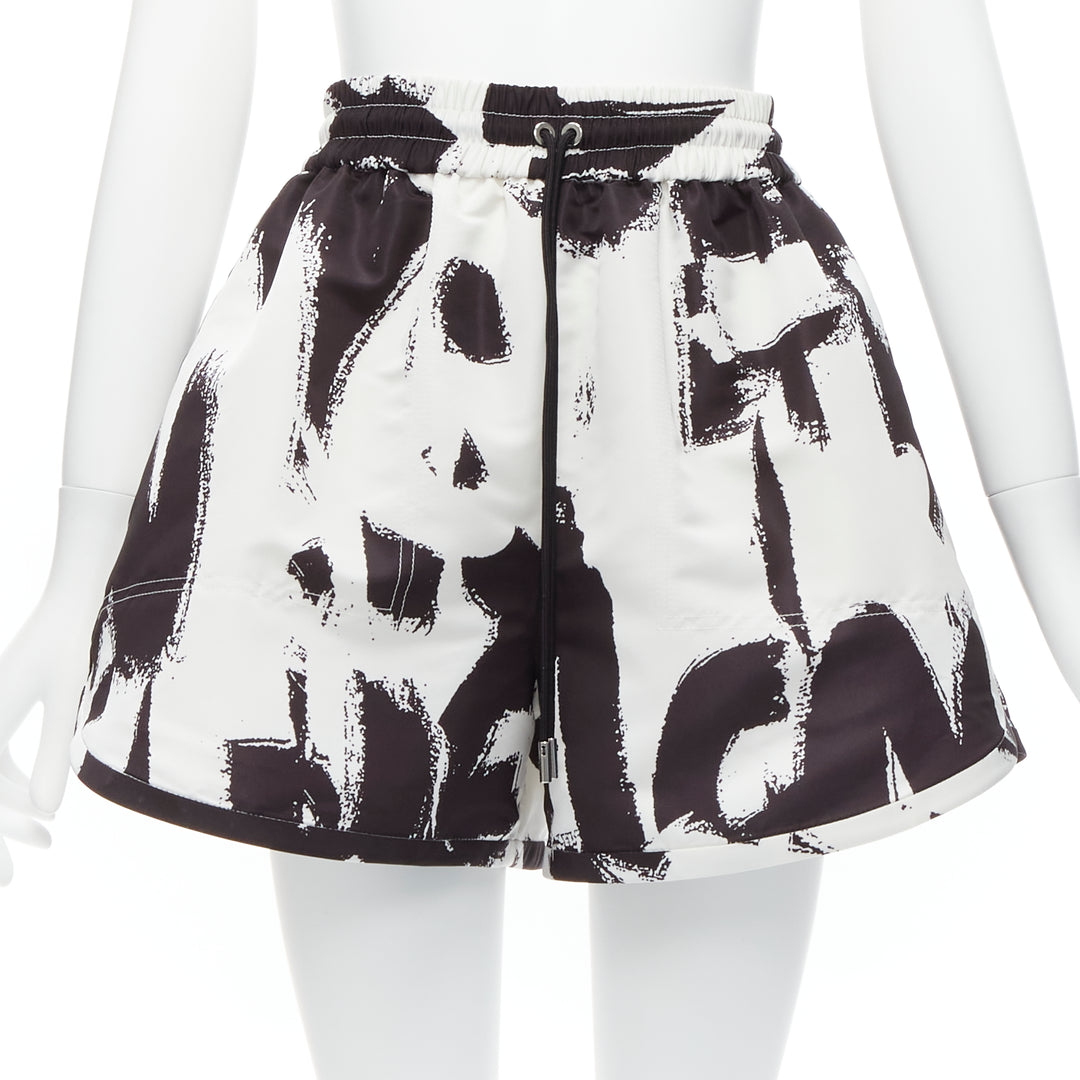 ALEXANDER MCQUEEN 2022 white Brush Graffiti flared high waisted shorts IT36 XXS