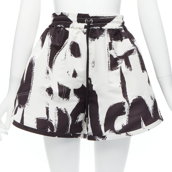 ALEXANDER MCQUEEN 2022 white Brush Graffiti flared high waisted shorts IT36 XXS