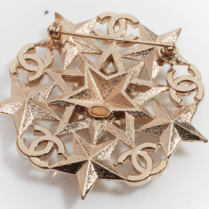 CHANEL A17C crystal CC logo gold tone star motive badge style pin brooch