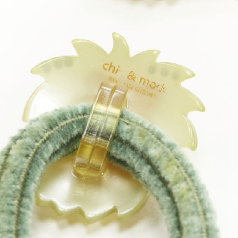 CHIC & MODE Alexandre Zouari Safari elephant giraffe lion hair clip tie
