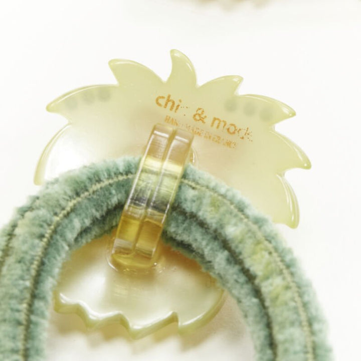CHIC & MODE Alexandre Zouari Safari elephant giraffe lion hair clip tie