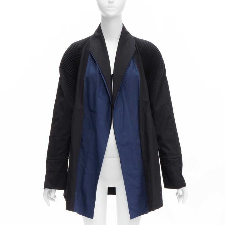 ISSEY MIYAKE black blue cotton blend pleated shoulder 3D cut coat JP2 M
