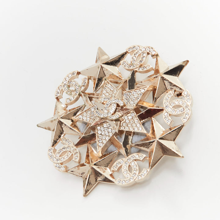 CHANEL A17C crystal CC logo gold tone star motive badge style pin brooch