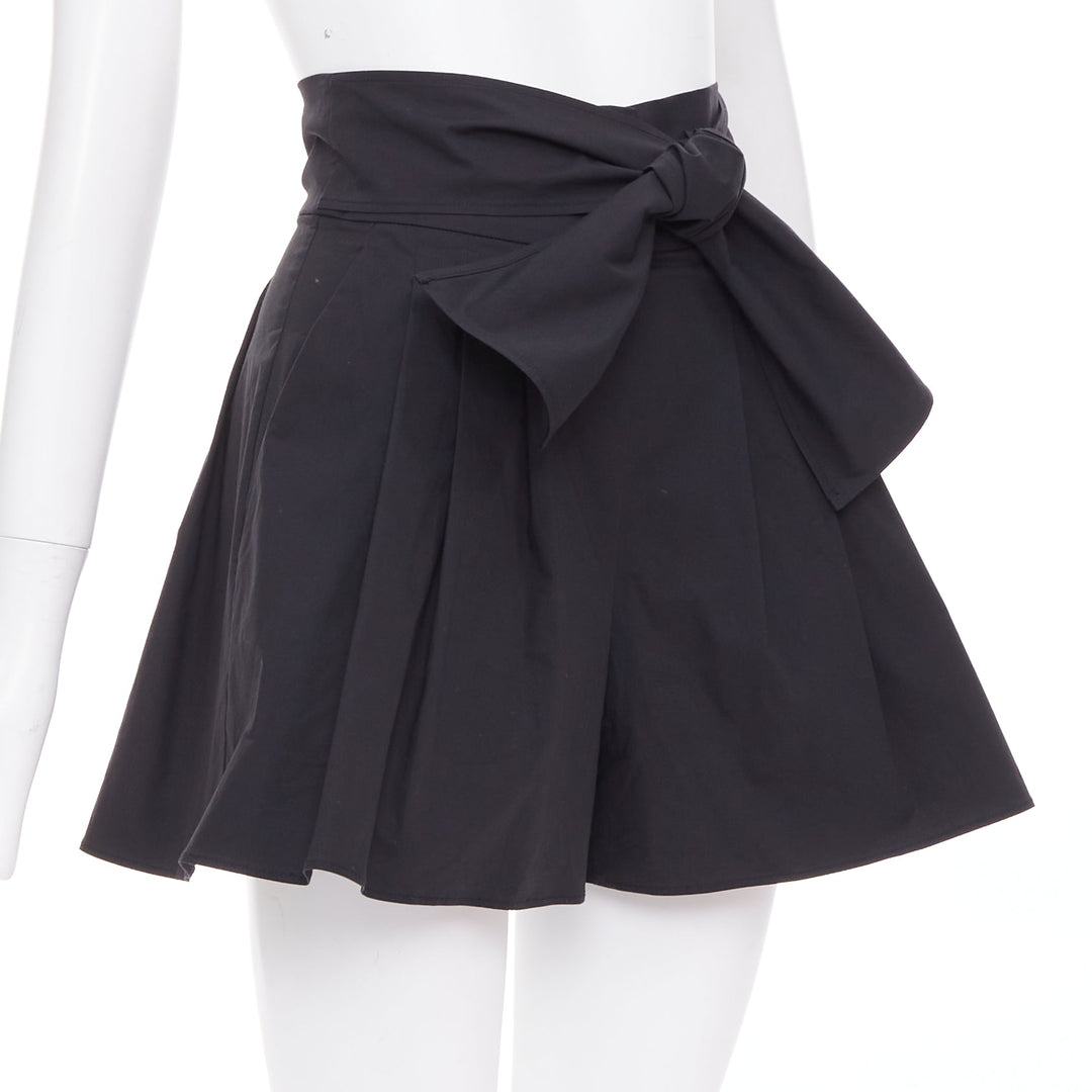 MOSCHINO Boutique black cotton blend bow tie waist pleated shorts IT38 XS