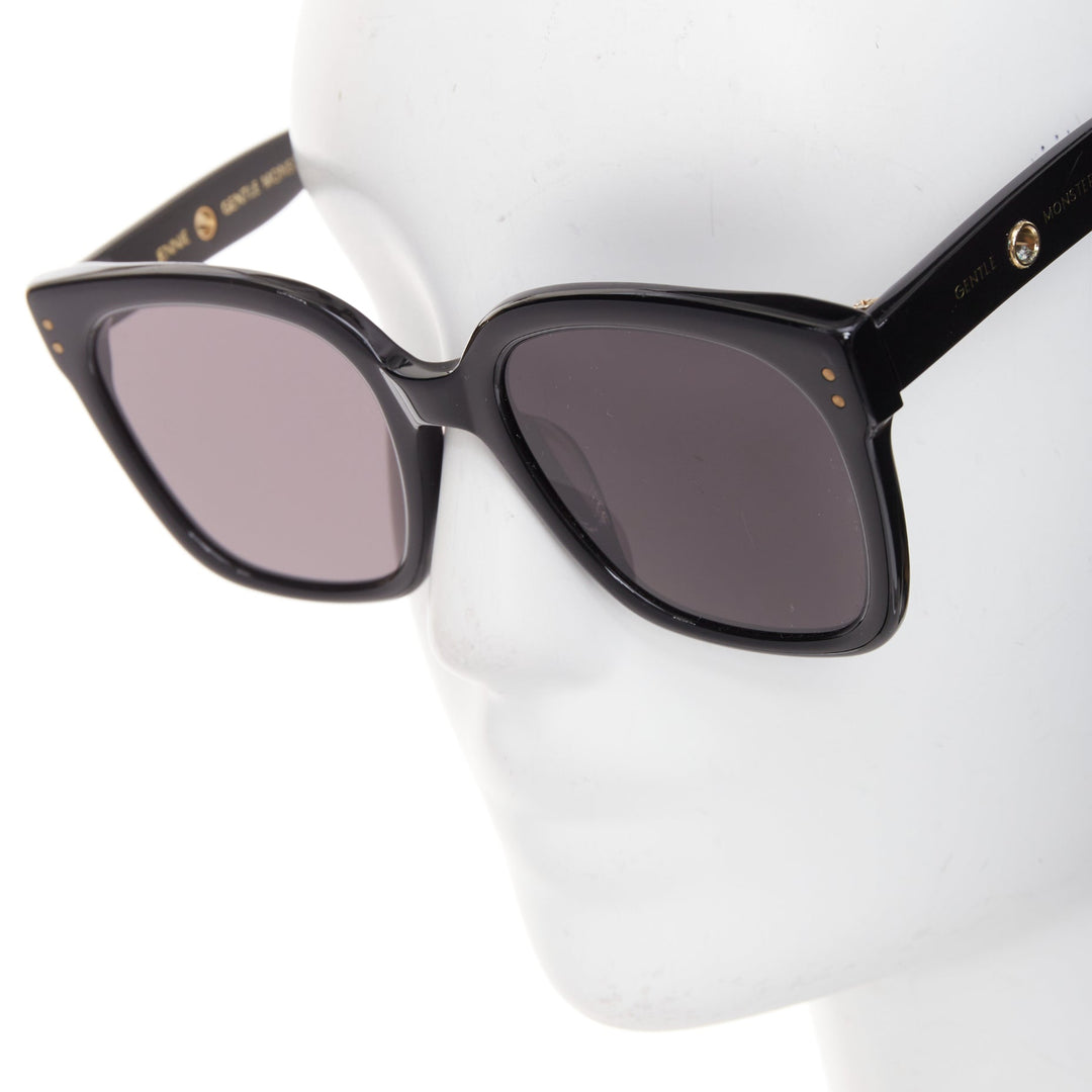 GENTLE MONSTER Jennie Kuku0 01 black gold eyelet oversized square sunglasses