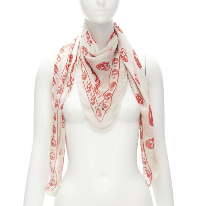 ALEXANDER MCQUEEN Signature skeleton skull light grey red silk scarf