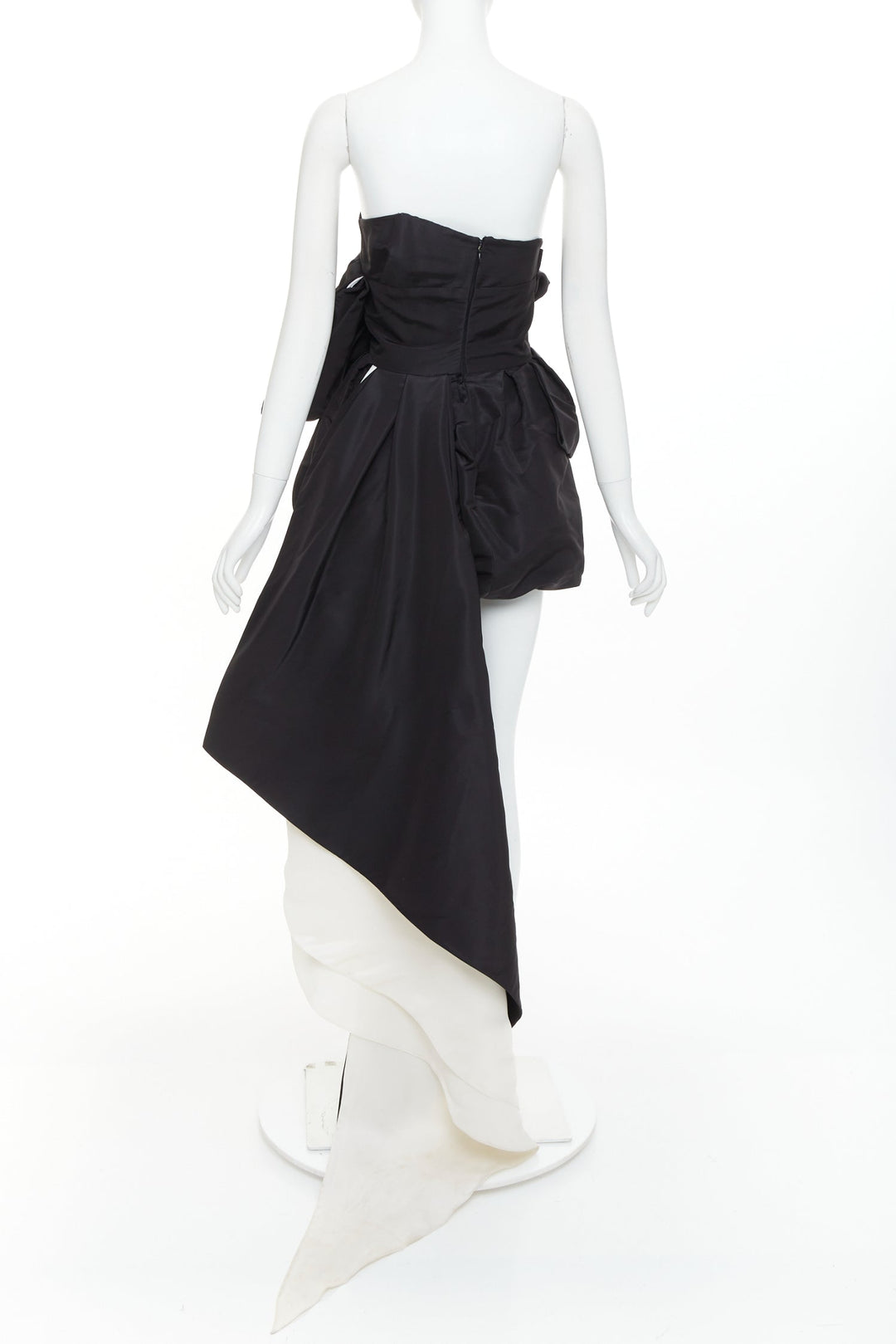 ALEXANDRE VAUTHIER COUTURE AW2018 Runway exaggerated bow draped asymmetric gown