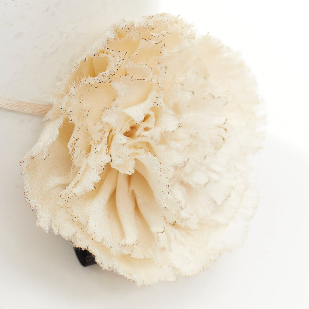 SAINT LAURENT Bridal Petite Fleur Carnation ivory frayed petal choker necklace