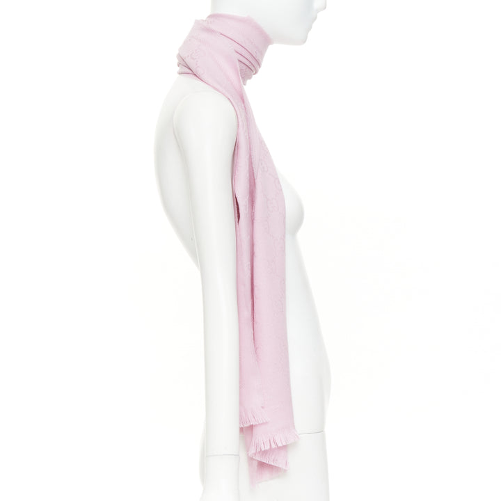 GUCCI GG Supreme 100% wool pink  monogram jacquard fringed edge shawl scarf