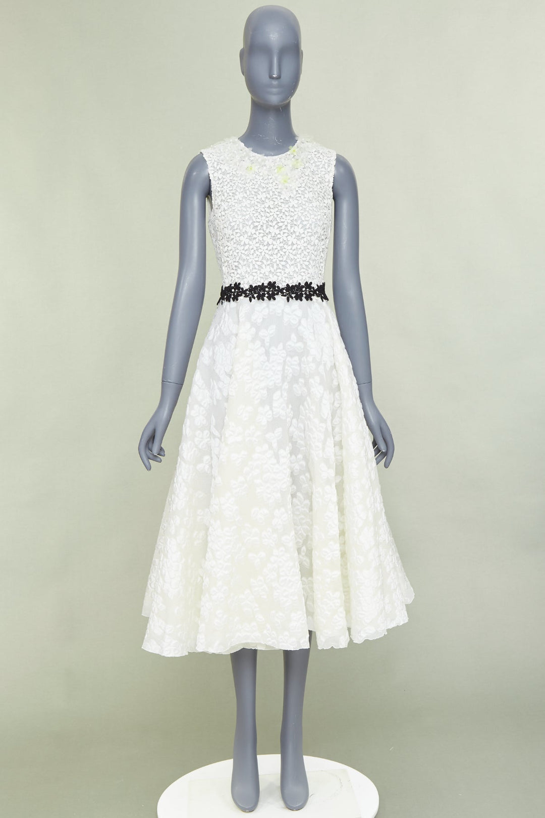 GIAMBATTISTA VALLI ivory floral cloque lace body sleeveless bridal dress IT40 S