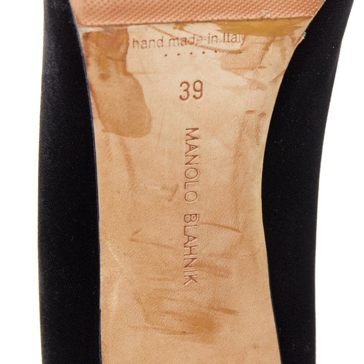 MANOLO BLAHNIK Okkato black velvet crysta jewell buckle pump EU39