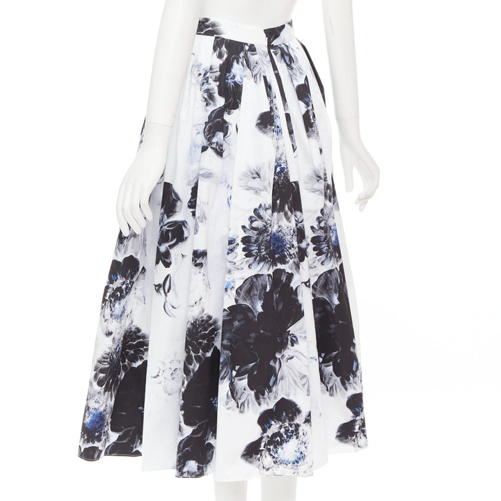 ALEXANDER MCQUEEN 2023 Chiaroscuro blue white floral print midi skirt IT38 XS