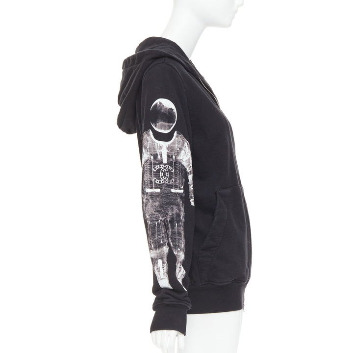 rare CHANEL 2017 Astronaut print sleeve black cotton zip up hoodie FR46 2XL