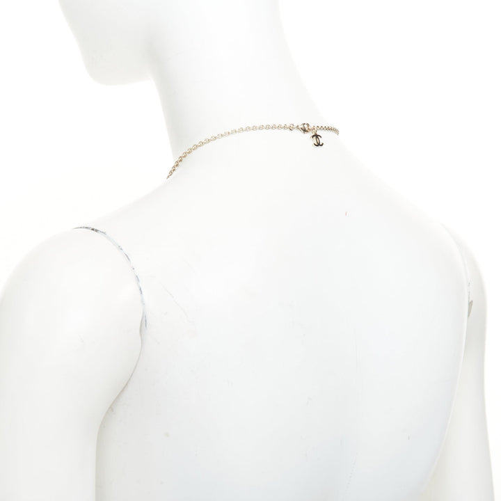 CHANEL G25A pale gold interlocking CC logo pearl hand fan pendant necklace