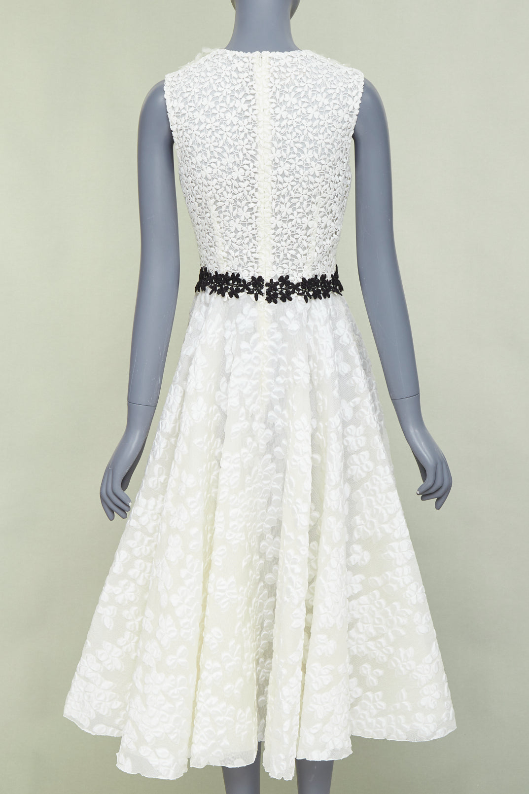 GIAMBATTISTA VALLI ivory floral cloque lace body sleeveless bridal dress IT40 S