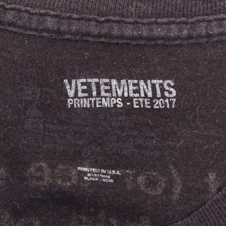 VETEMENTS 2017 black cotton white fonts explanation crew neck T-shirt