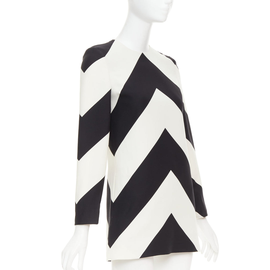 VALENTINO 2023 Strhype Crepe Couture cream black wool chevron dress IT36 XXS