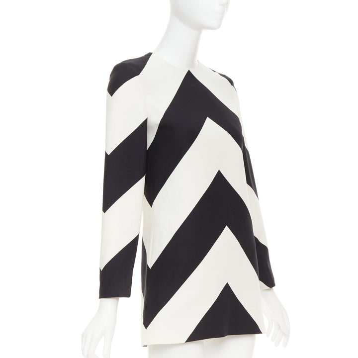 VALENTINO 2023 Strhype Crepe Couture cream black wool chevron dress IT36 XXS