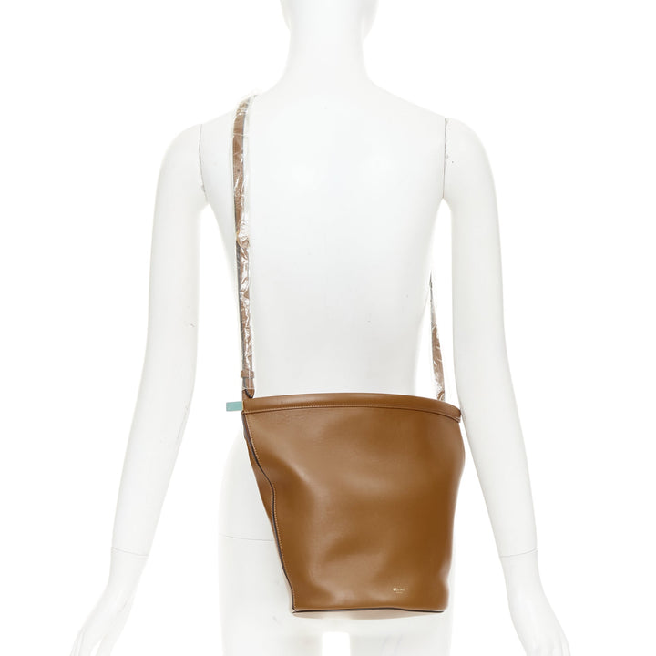 CELINE 2018 Phoebe Philo Clasp Bucket tan brown smooth calf  clasp shoulder bag