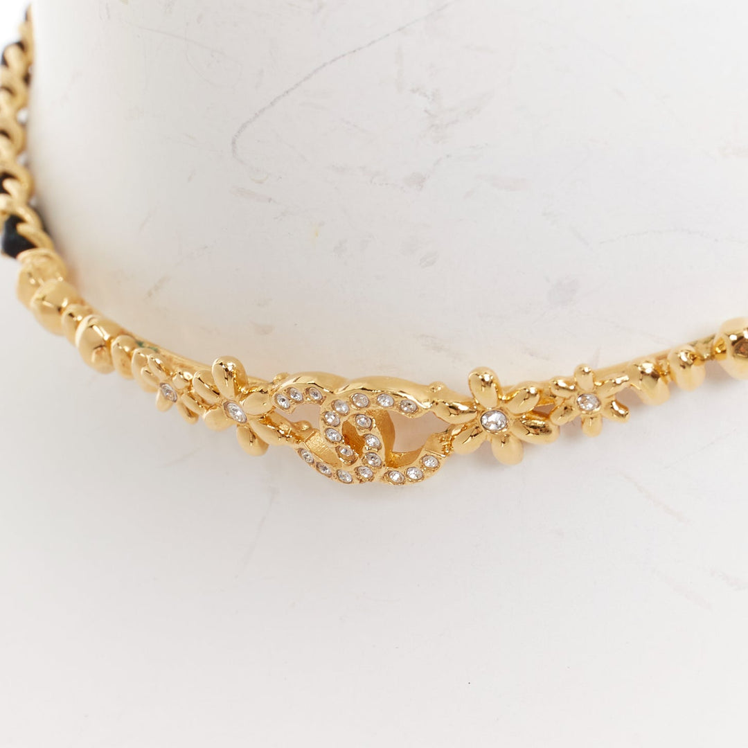 CHANEL I23A gold-tone CC  crystal strass pave black leather choker necklace