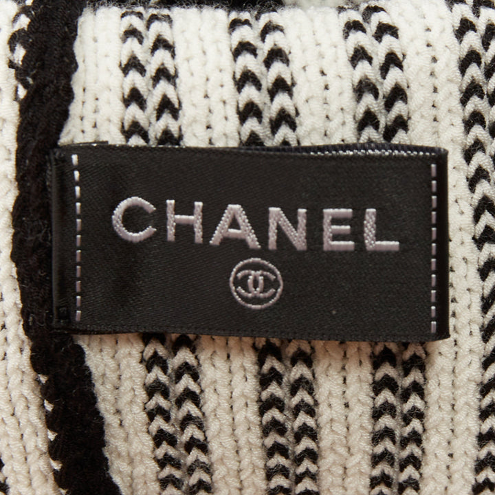 CHANEL 24C Runway CC logo black white ribbed knit striped trim leg warmers OS